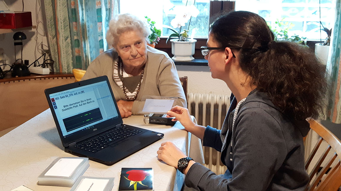 Erhebungssituation mit einer Dialektsprecherin