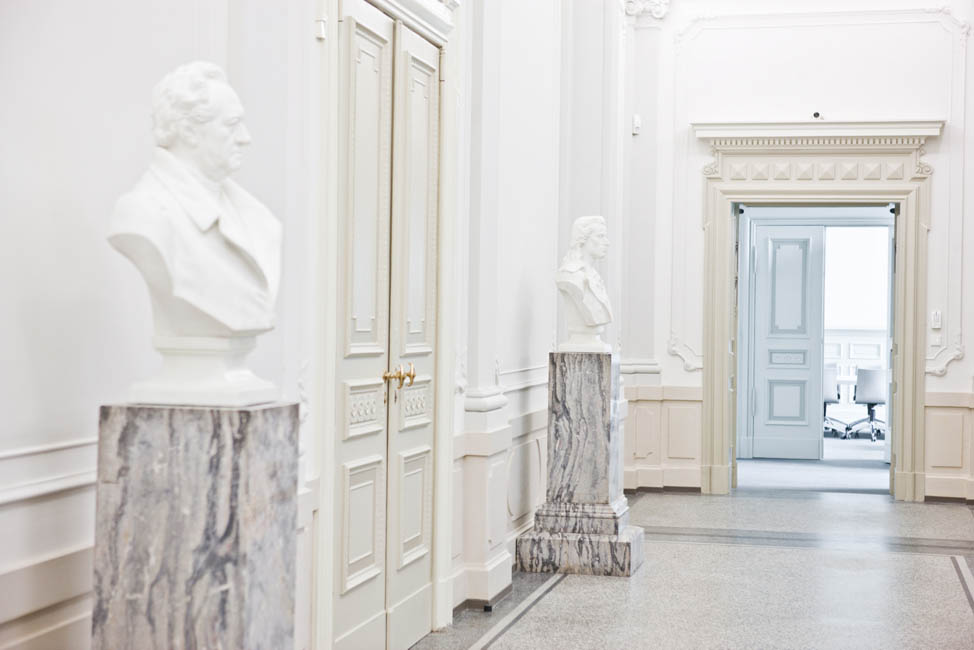 B&uuml;sten von Goethe und Schiller