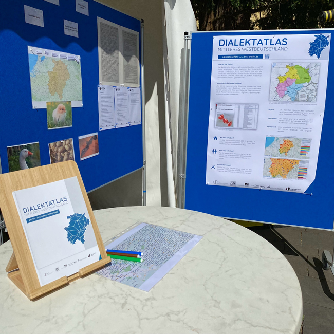 Stand des DMW bei der Offene Uni Siegen 