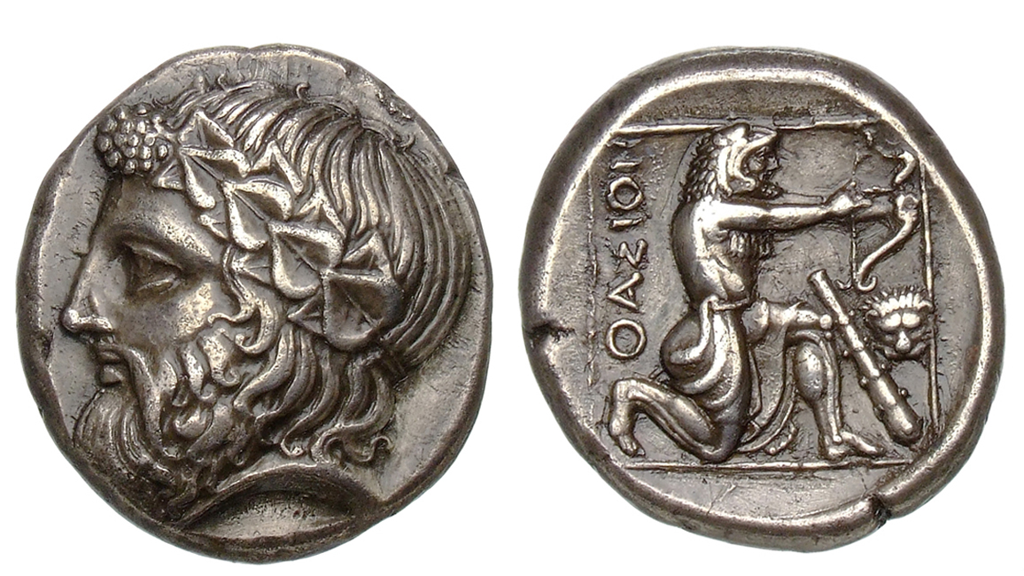 Kopf des Gottes Dionysos mit Efeukranz