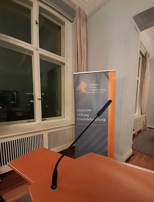 Raum der DPG mit DSE-Banner