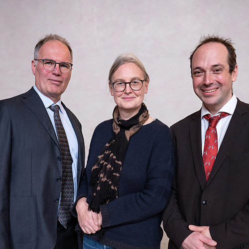 Die Leitenden des CAIC-Projekts (v. l. n. r.): Prof. Dr. Walther Sallaberger, Prof. Dr. Karen Radner, Prof. Dr. Enrique Jim&eacute;nez