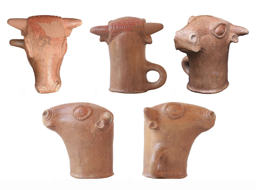 Ein hethitisches Kultgef&auml;&szlig; in Form eines Stierkopfes. Die Festritualtexte bezeugen vielfach den Gebrauch solcher Gef&auml;&szlig;e bei Trankopfern f&uuml;r die G&ouml;tter.