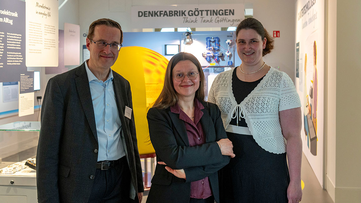 Prof. Stefan Kehrein, Christine Nawa, Dr. Ramona D&ouml;lling