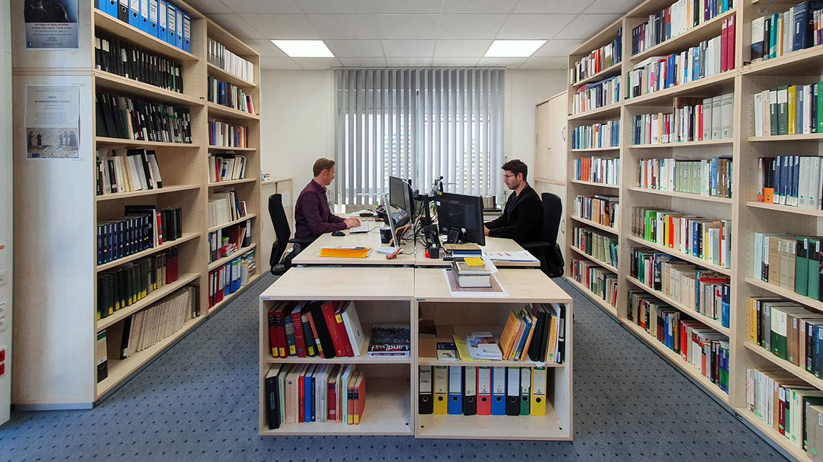 Arbeitszimmer des Dresdner Projektteils an der Forschungsstelle f&uuml;r Vergleichende Ordensgeschichte (FOVOG)