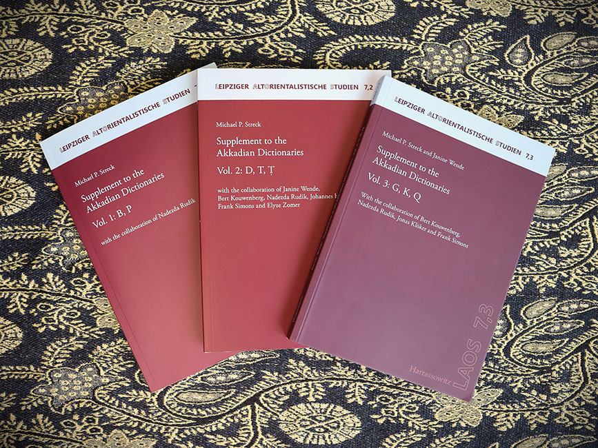 B&uuml;cher mit Vorarbeiten zum Leipzig Akkadian Dictionary