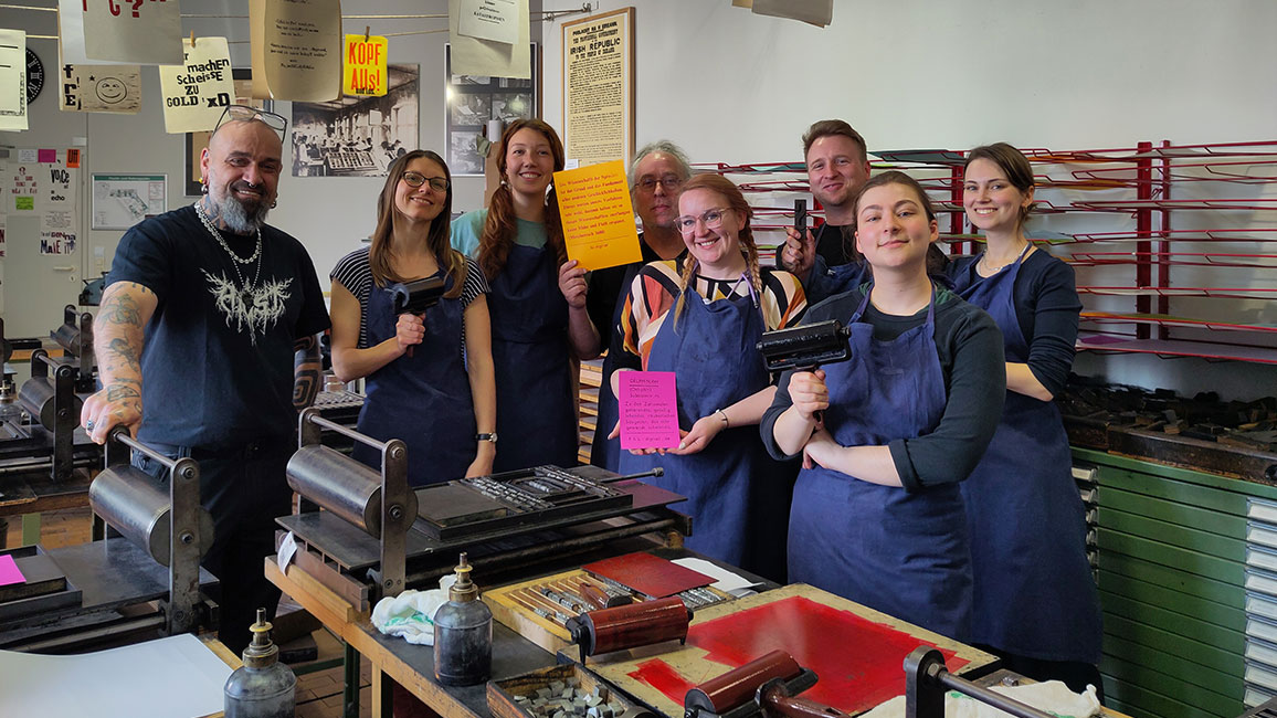 Das Berliner Team des Projekts in der Lehrdruckerei 