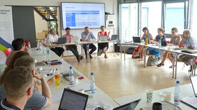 Artikel: Kein Frieden ohne Konflikt? Bayerisches Netzwerk erforscht die Rolle von Deutungskämpfen in Gesellschaften weltweit